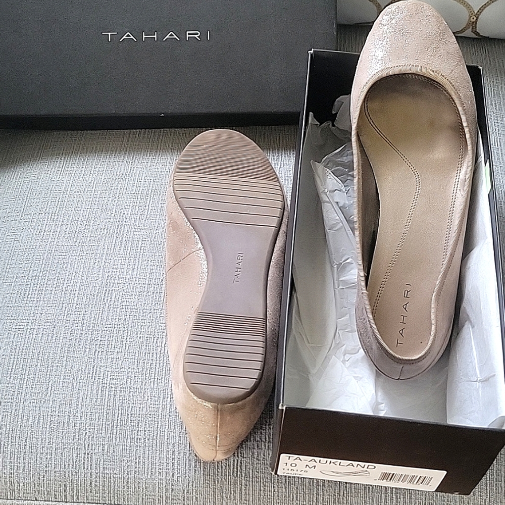 TAHARI FLATS SIZE 10
